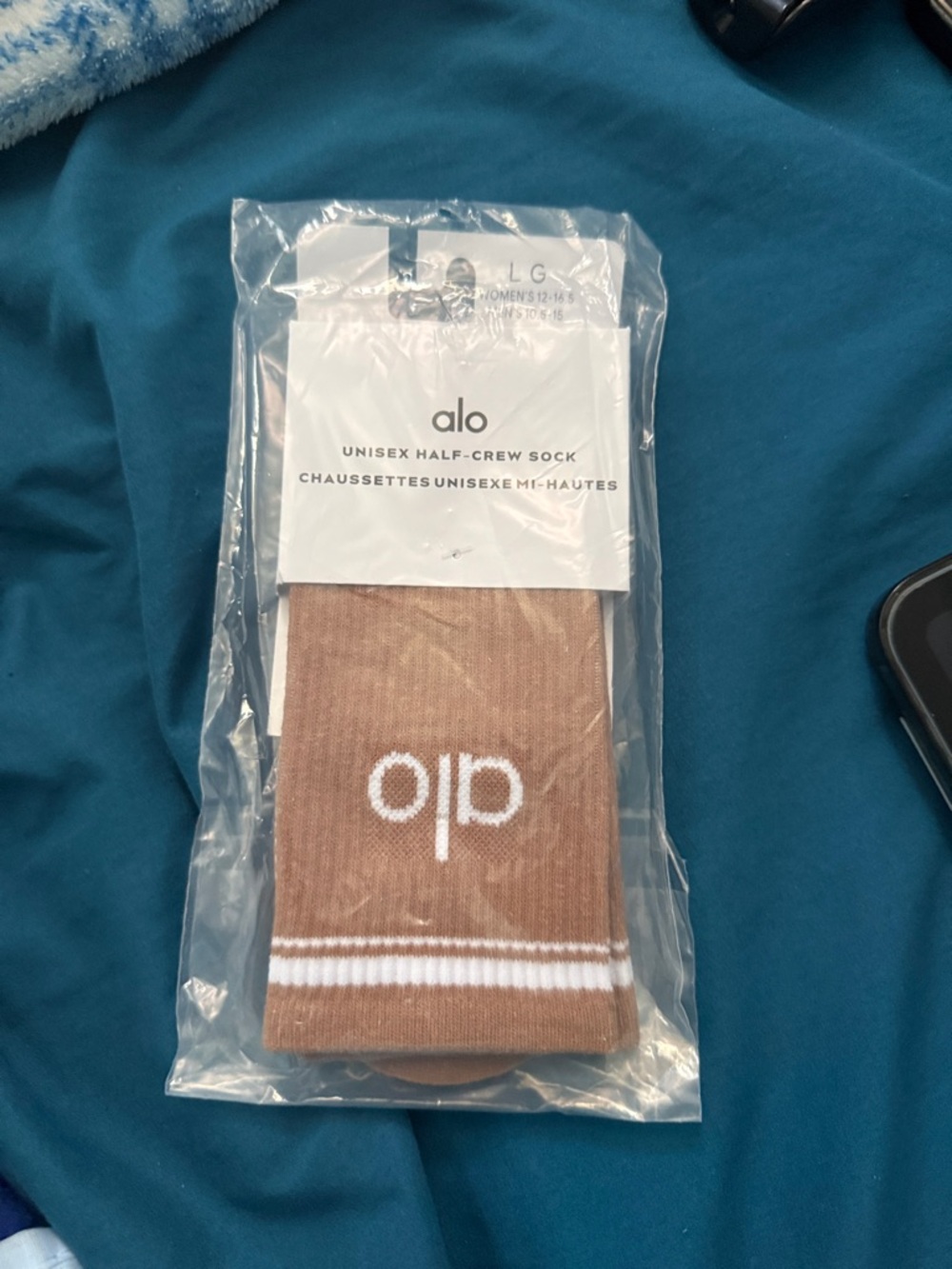 ALO Yoga Men's Half-Crew Socks in Brown with White Stripe